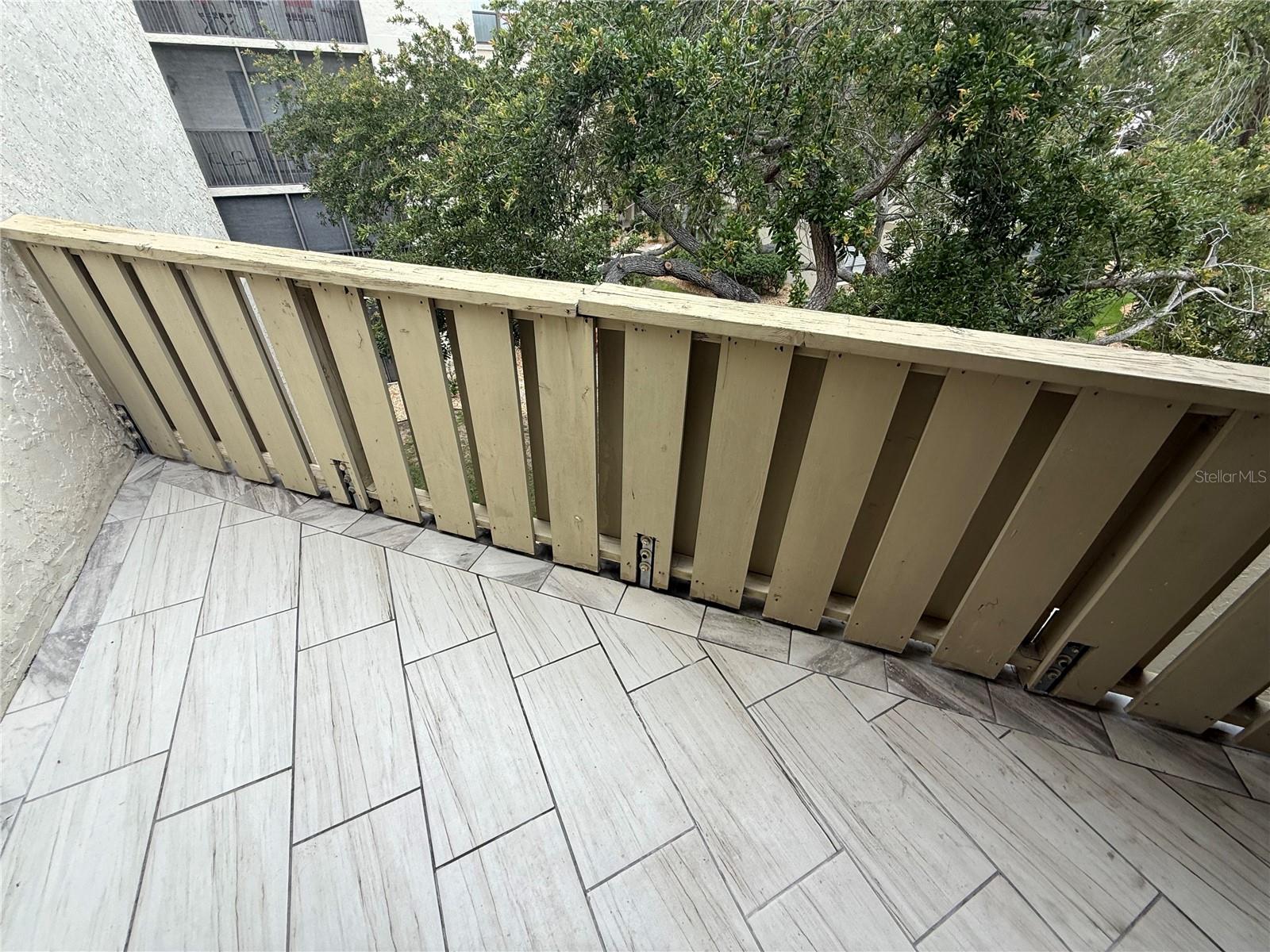 BAY OAKS - Residential
