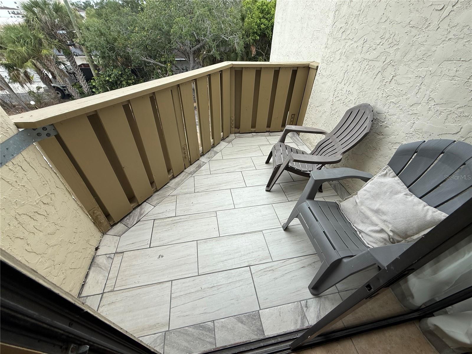 BAY OAKS - Residential