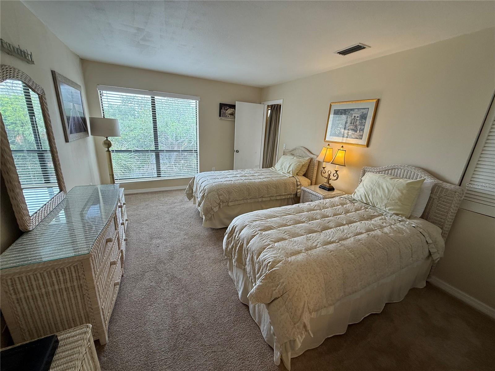 BAY OAKS - Residential