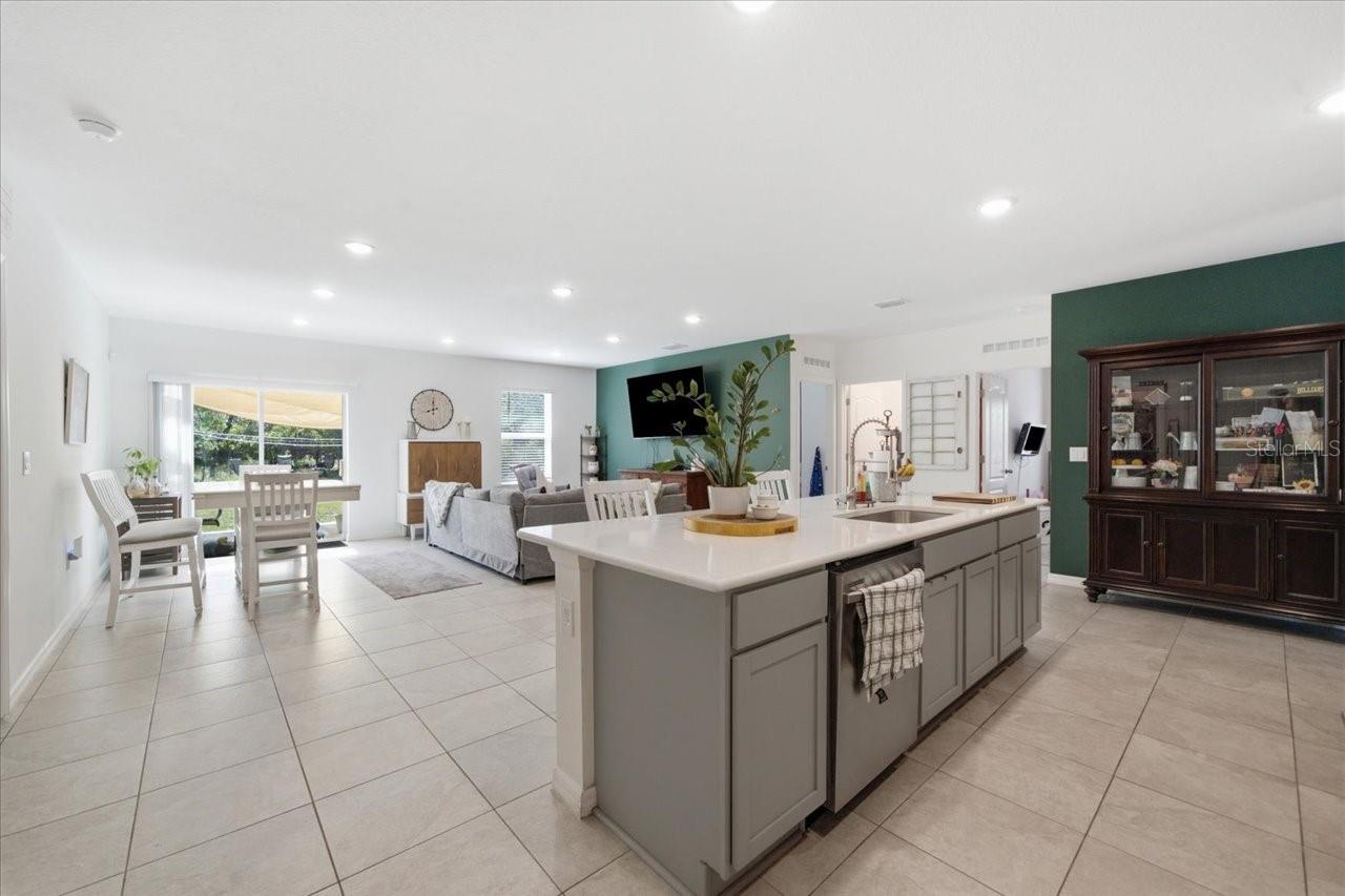 ROYAL HIGHLANDS - Residential