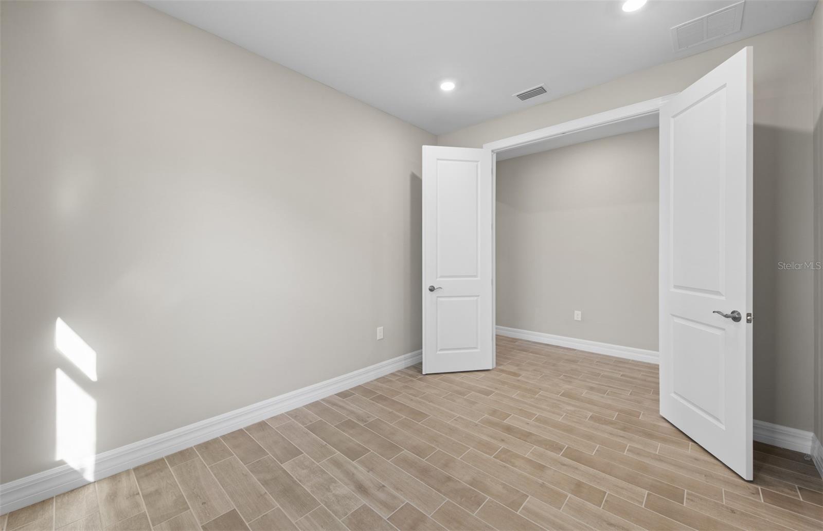 CEDAR GROVE AT THE WOODLANDS - Residential