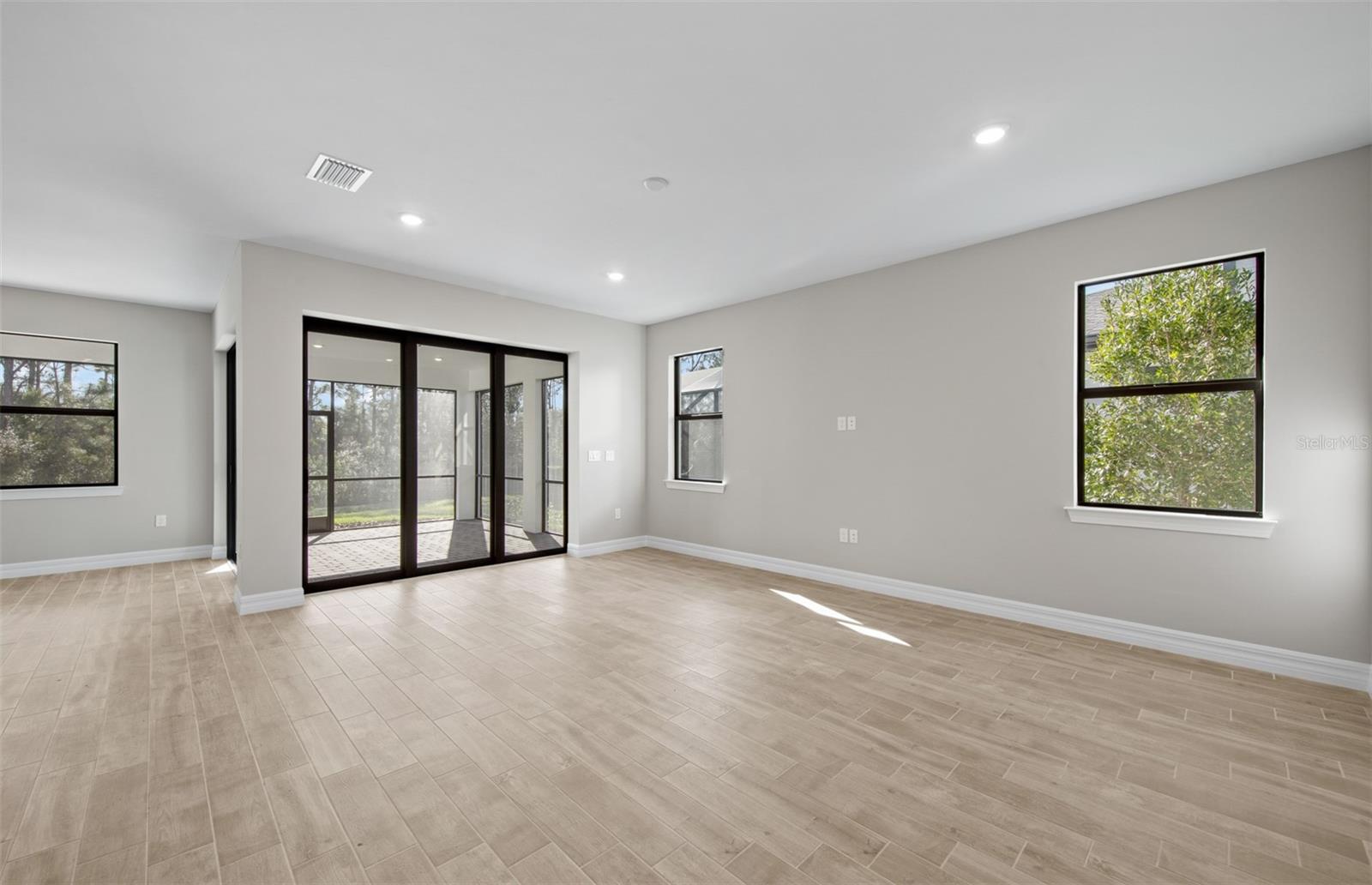 CEDAR GROVE AT THE WOODLANDS - Residential