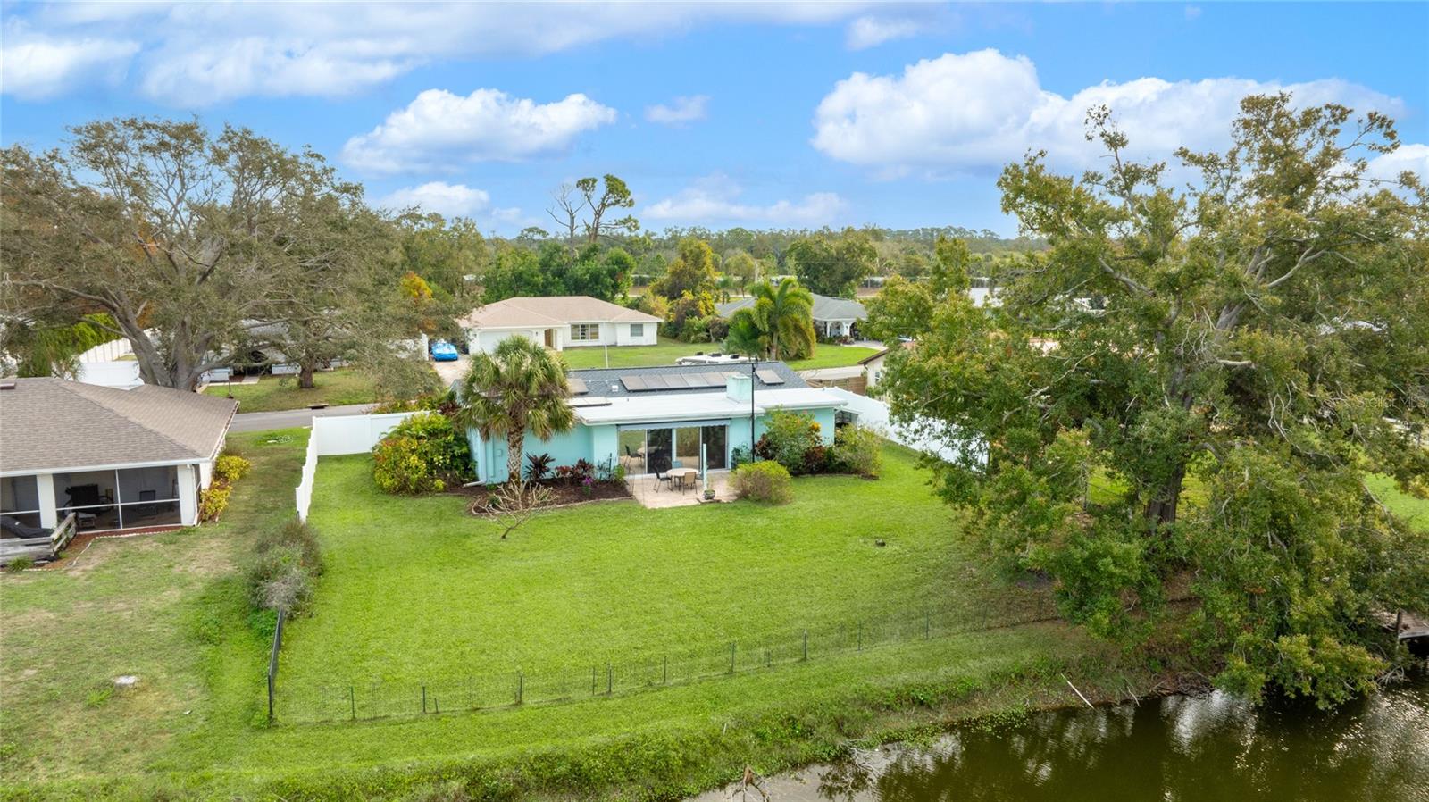 LAKE IN THE WOODS - Residential
