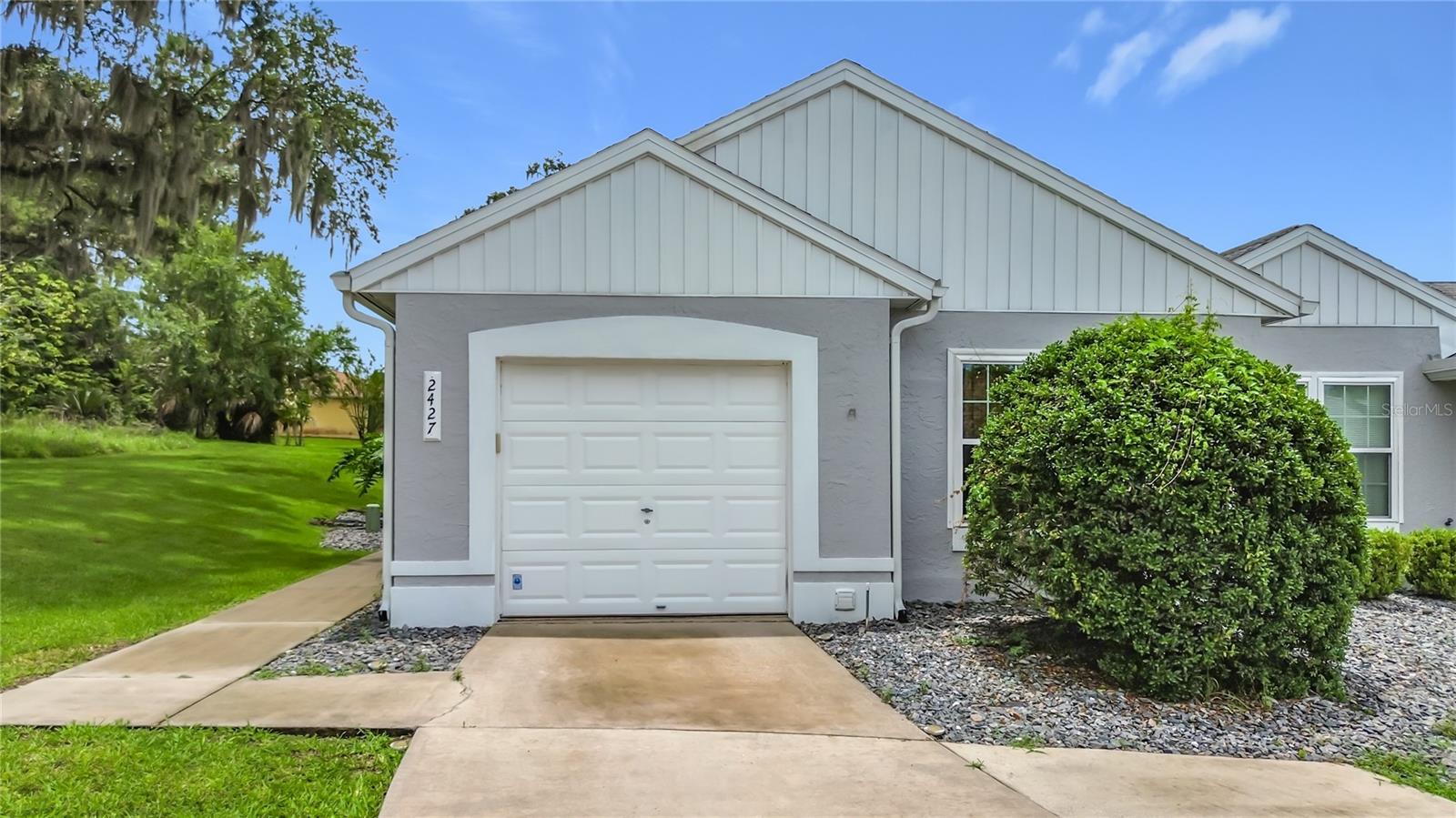 Now is your chance to live in the heart of beautiful Ocala and be just minutes away from all of the action! This Villa is located in an area close to shopping, downtown, dining, medical centers, schools and retail centers. The charming kitchen has an eating area a beautiful view of mature landscaping. The great room provides a wonderful space for gathering and has a 13 x 8 screened lanai with beautiful views as well. The Amenity Center includes a swimming pool, tennis and fitness center and a Clubhouse.