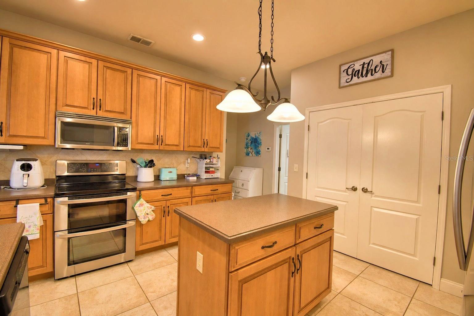HAWKS RIDGE - Residential