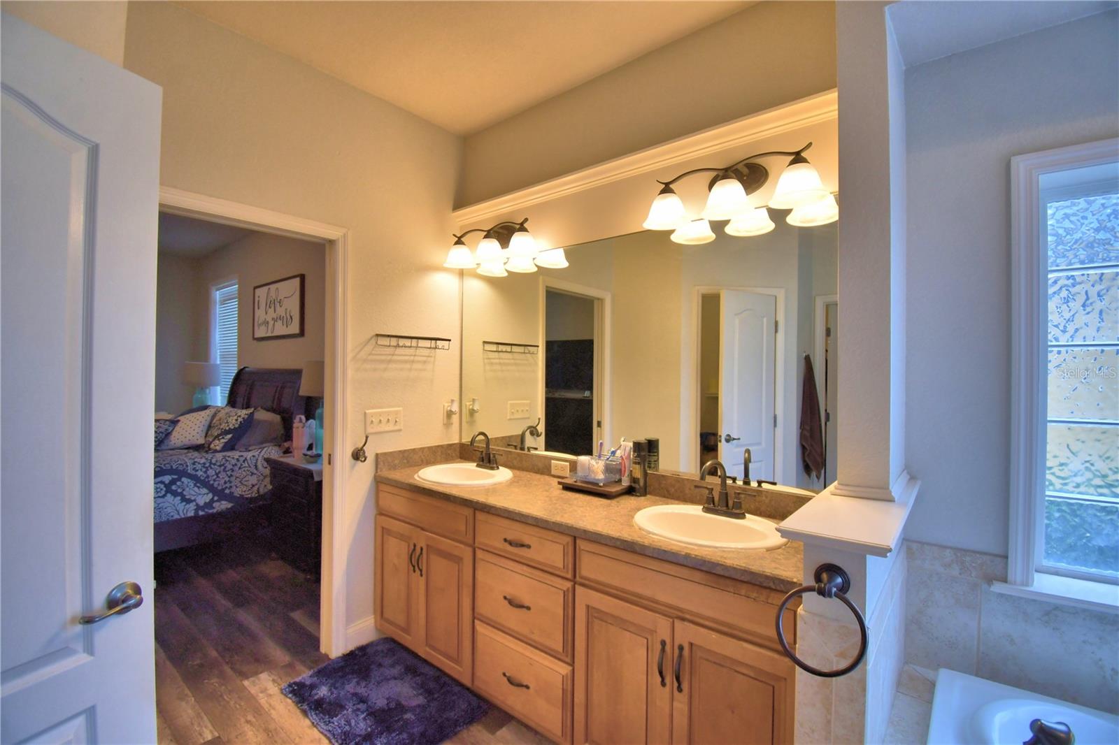 HAWKS RIDGE - Residential