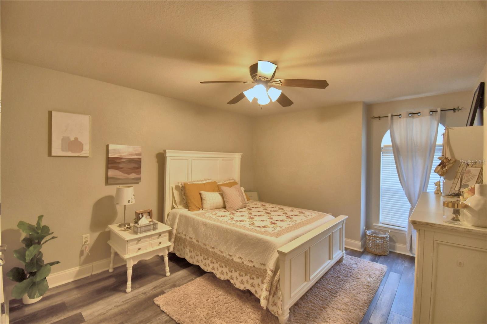 HAWKS RIDGE - Residential