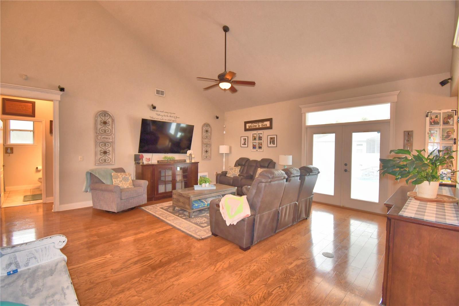 HAWKS RIDGE - Residential