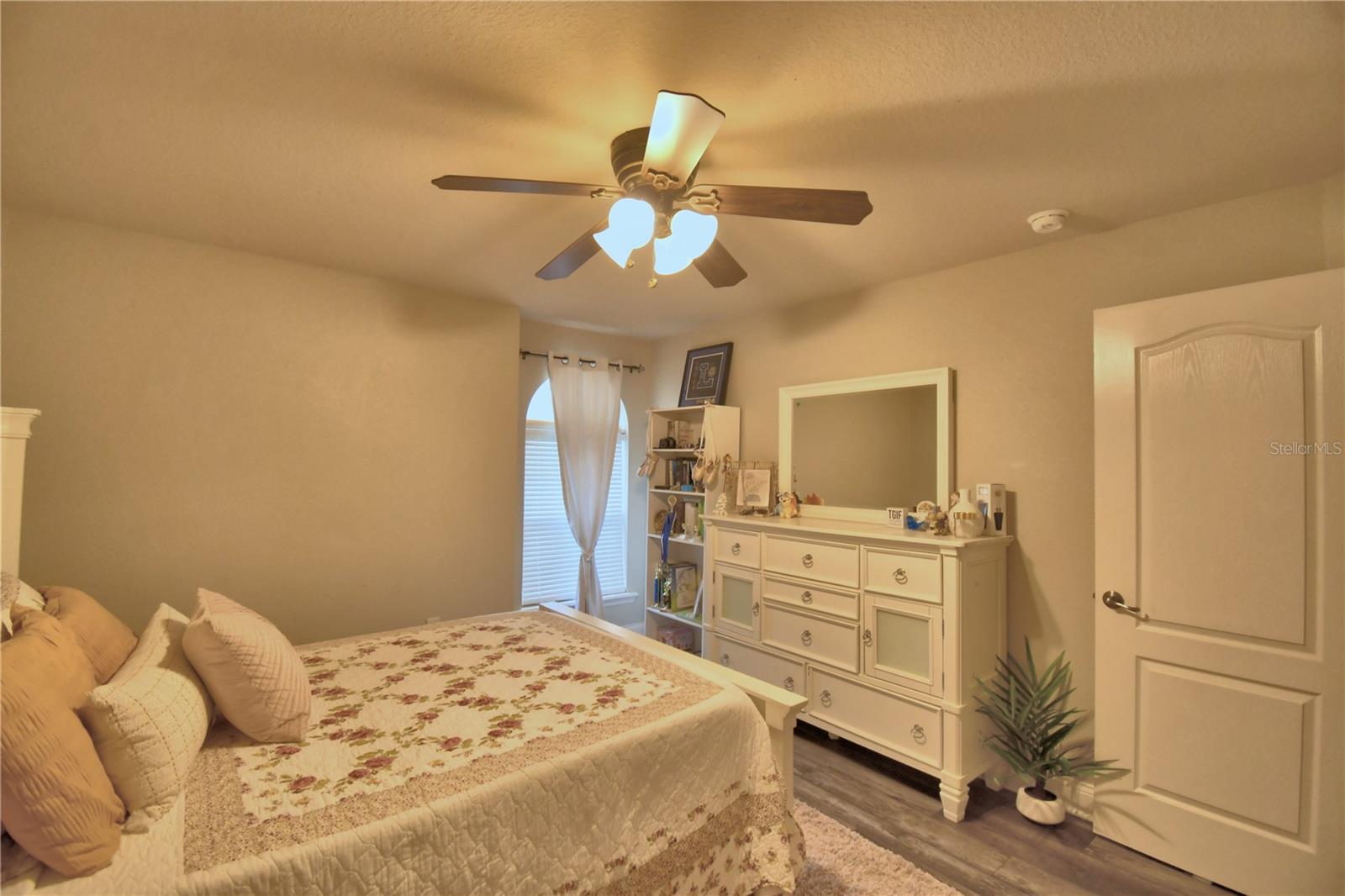 HAWKS RIDGE - Residential