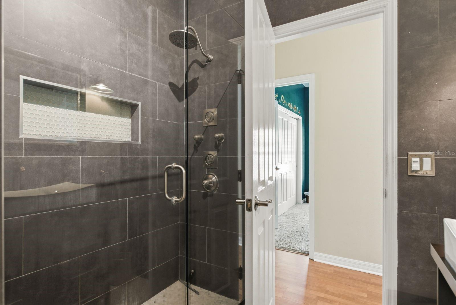 OAK TRAIL - Residential
