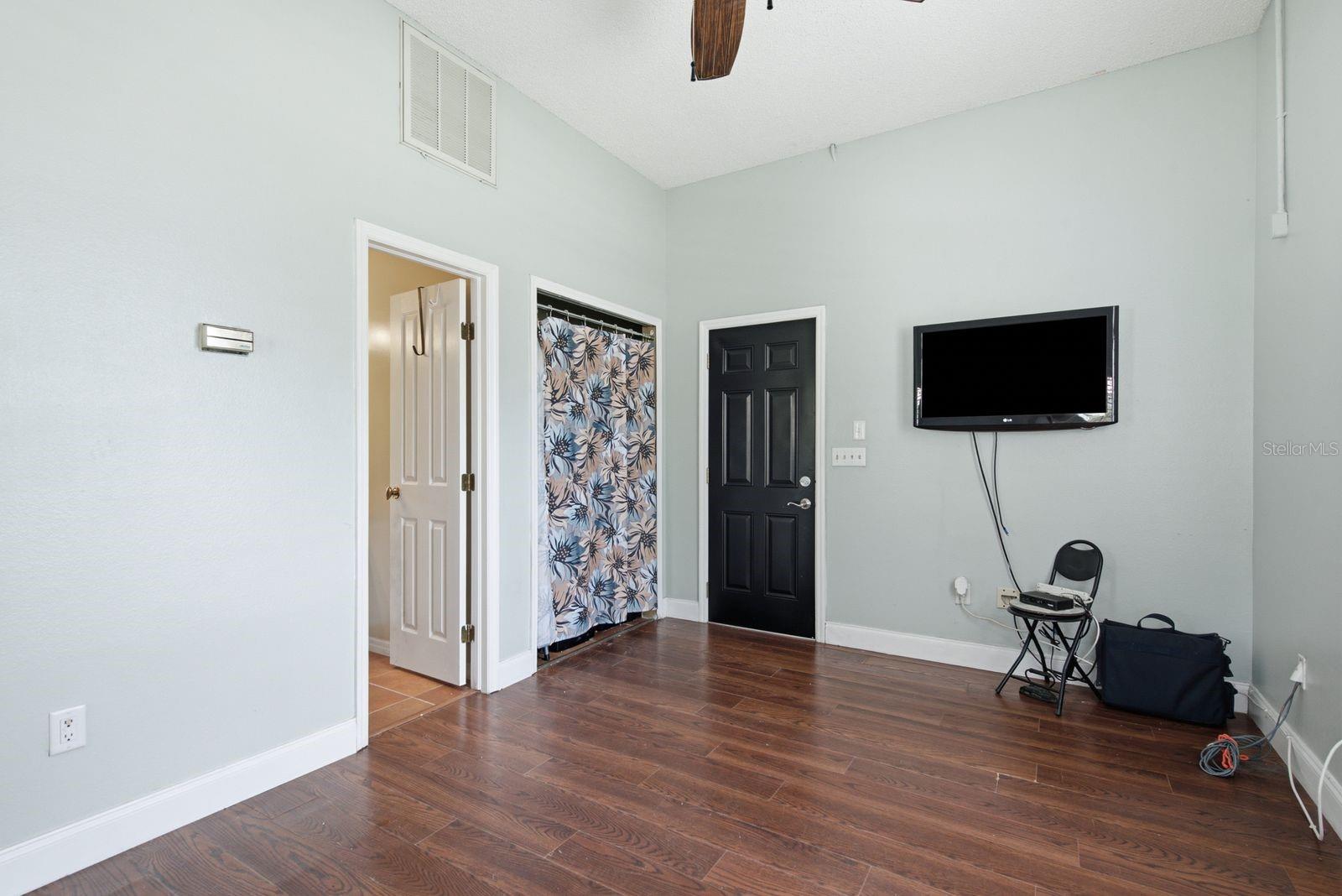 OAK TRAIL - Residential