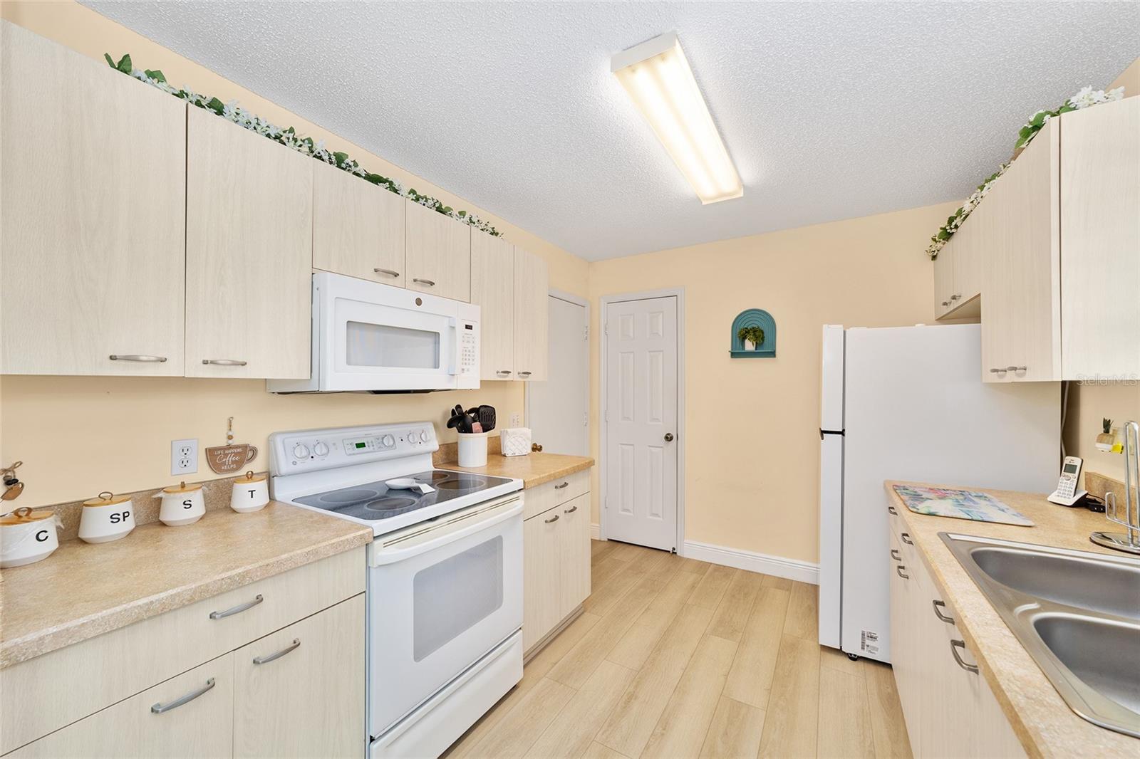 ORANGE BLOSSOM GARDEN - Residential