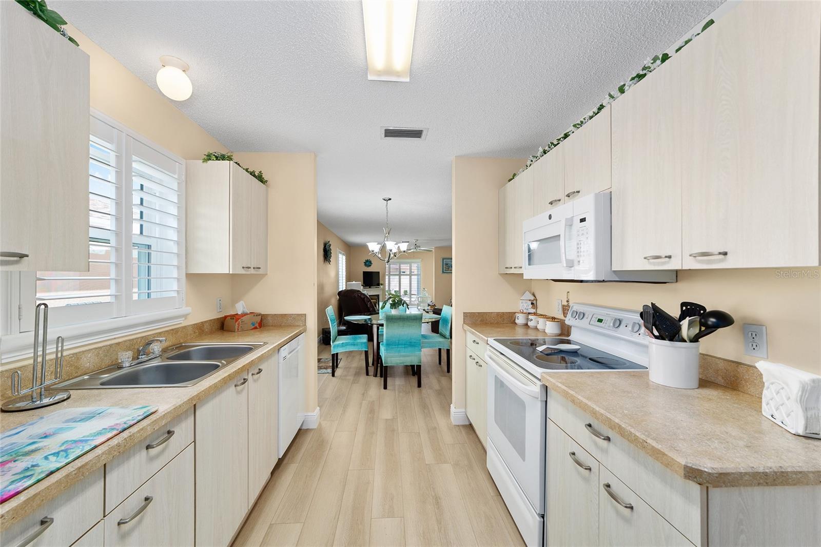 ORANGE BLOSSOM GARDEN - Residential
