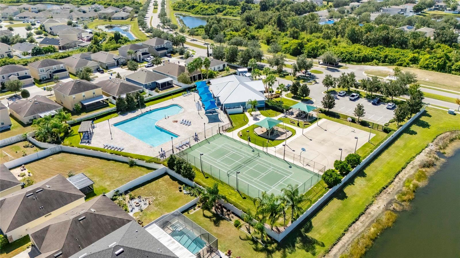 CARRIAGE POINTE PH 1 - Residential