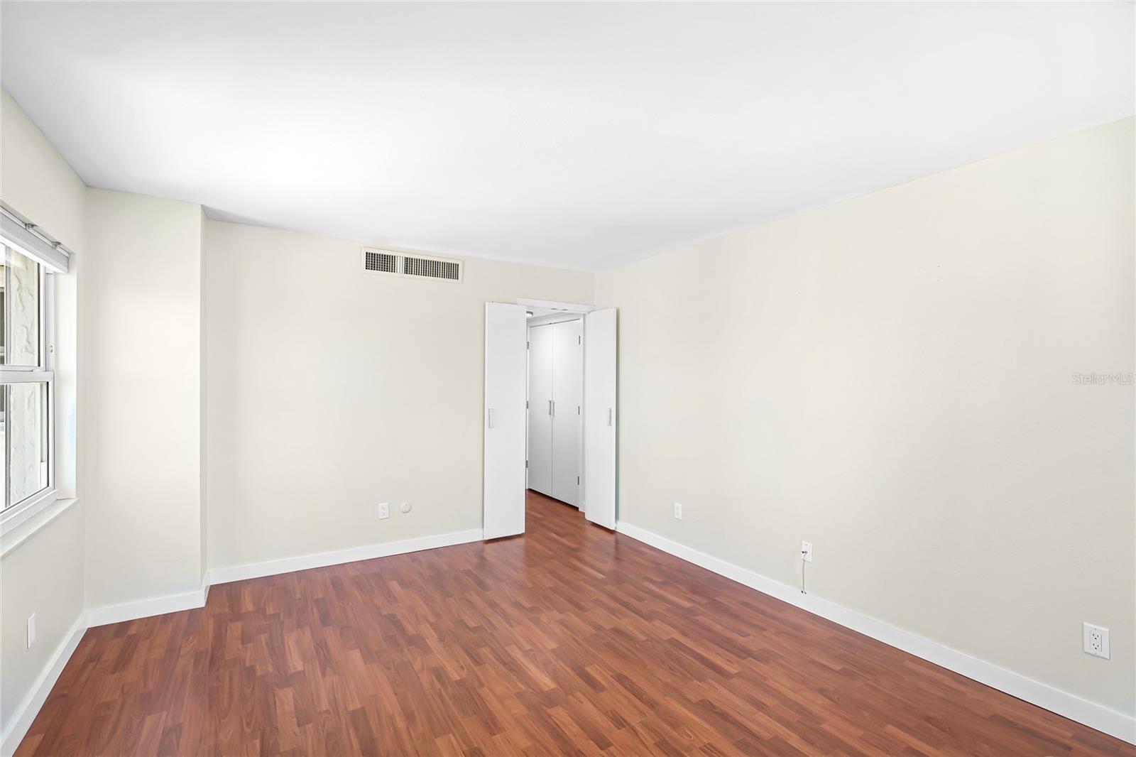 REGENCY HOUSE - Residential