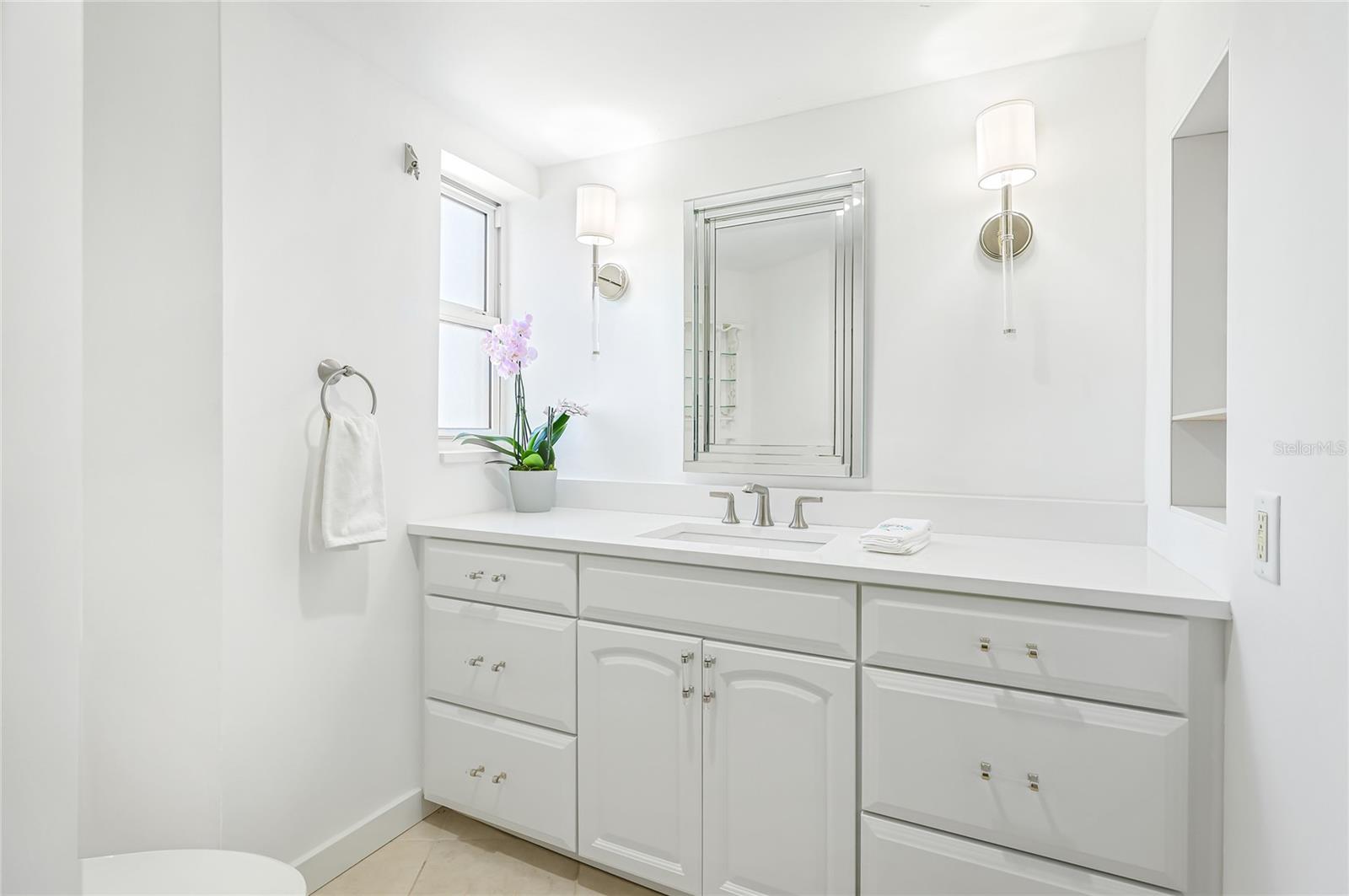 REGENCY HOUSE - Residential