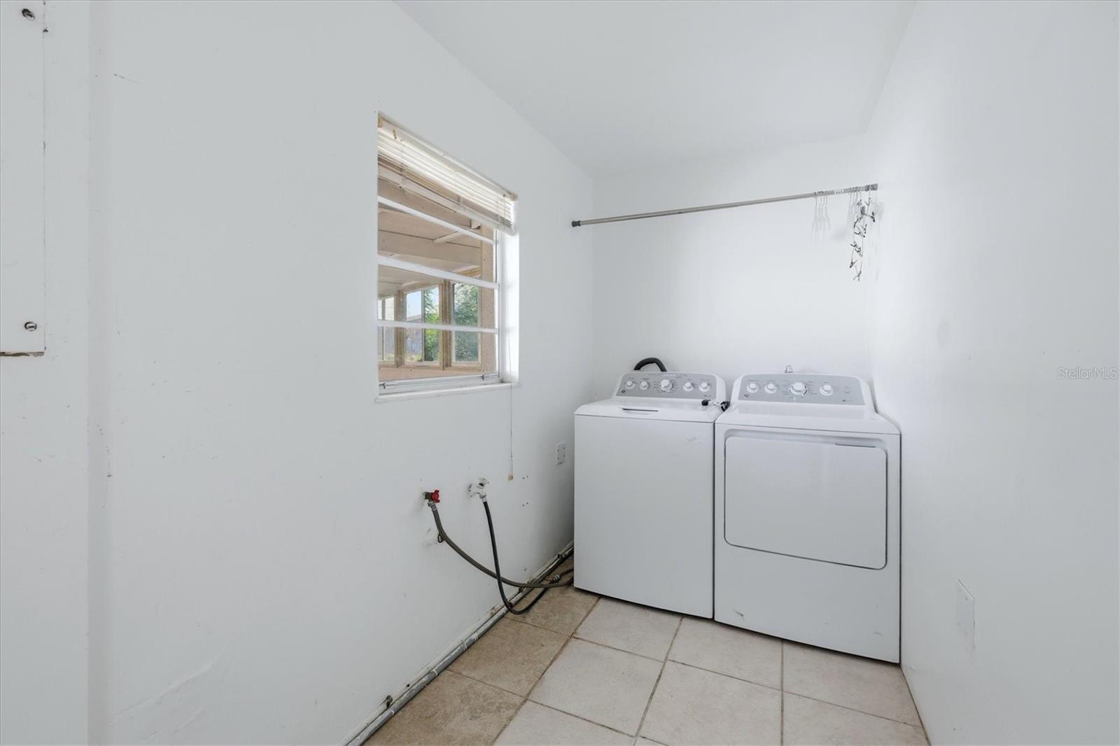 WARM MINERAL SPGS - Residential Income