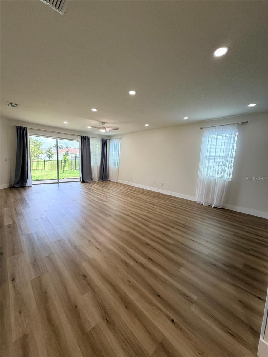 GRADY POINTE - Residential Lease
