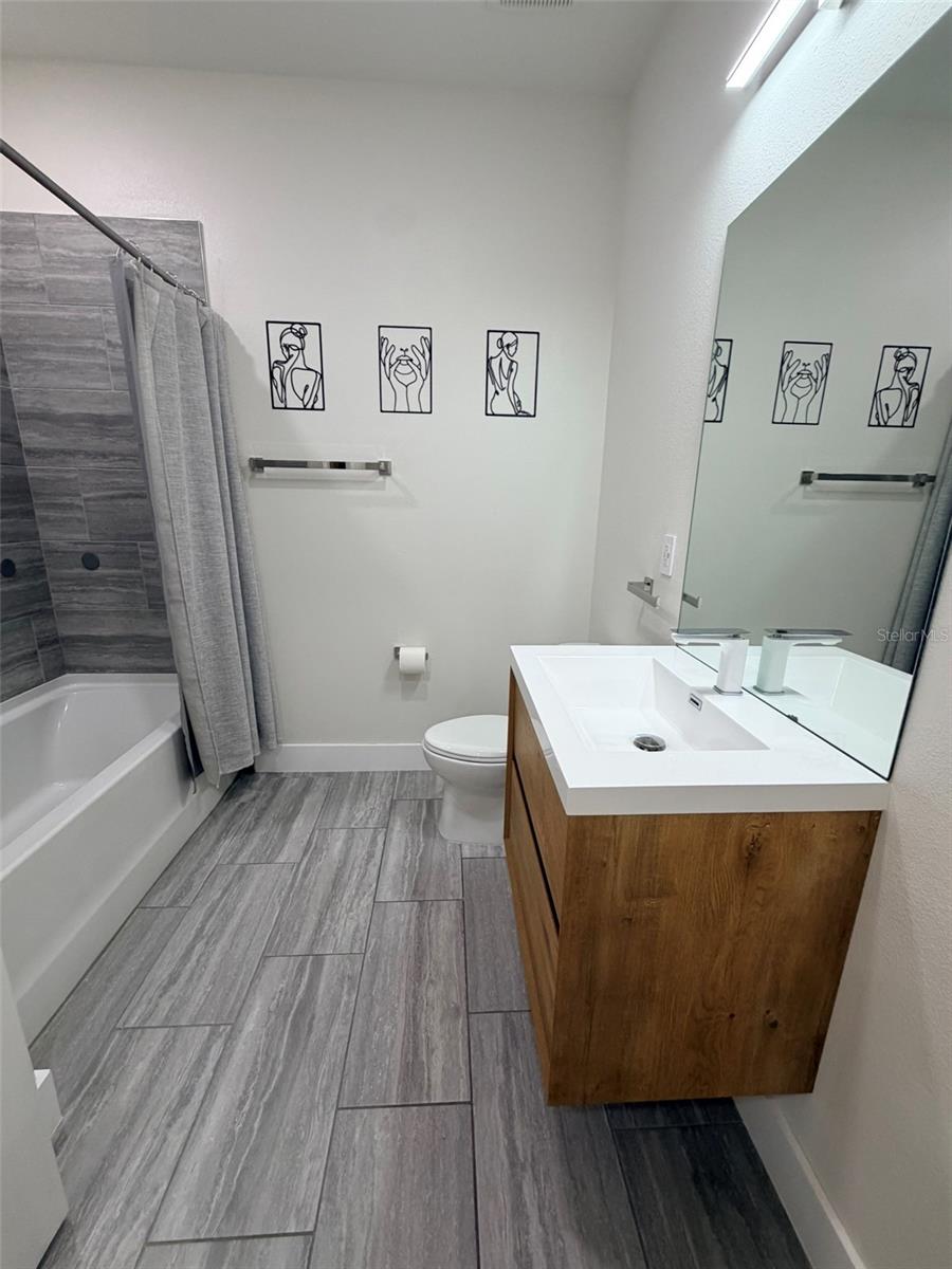GRADY POINTE - Residential Lease