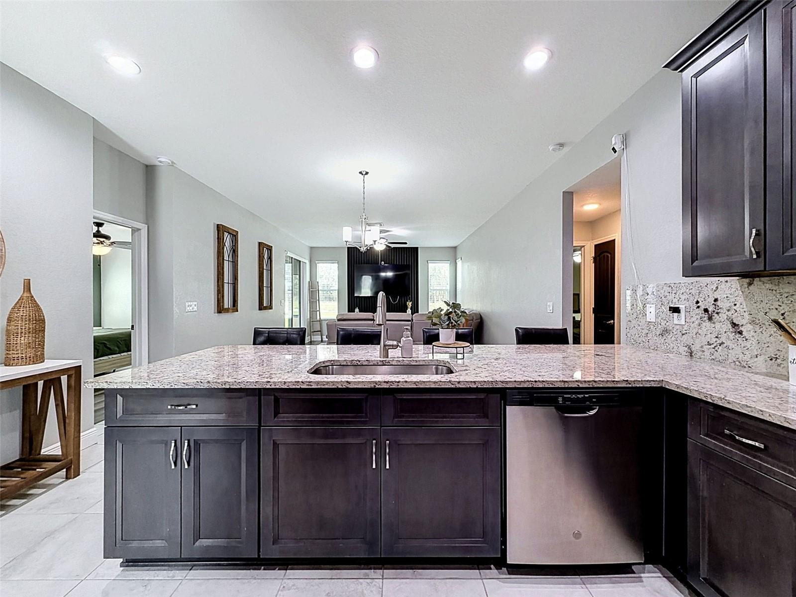 ROYAL HIGHLANDS - Residential