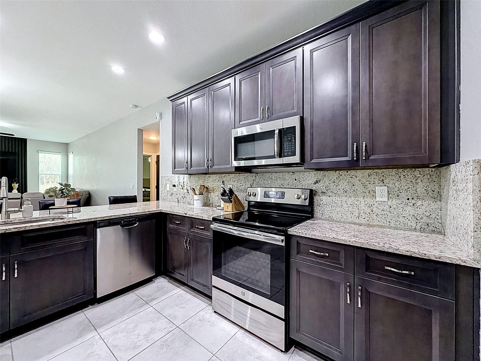 ROYAL HIGHLANDS - Residential