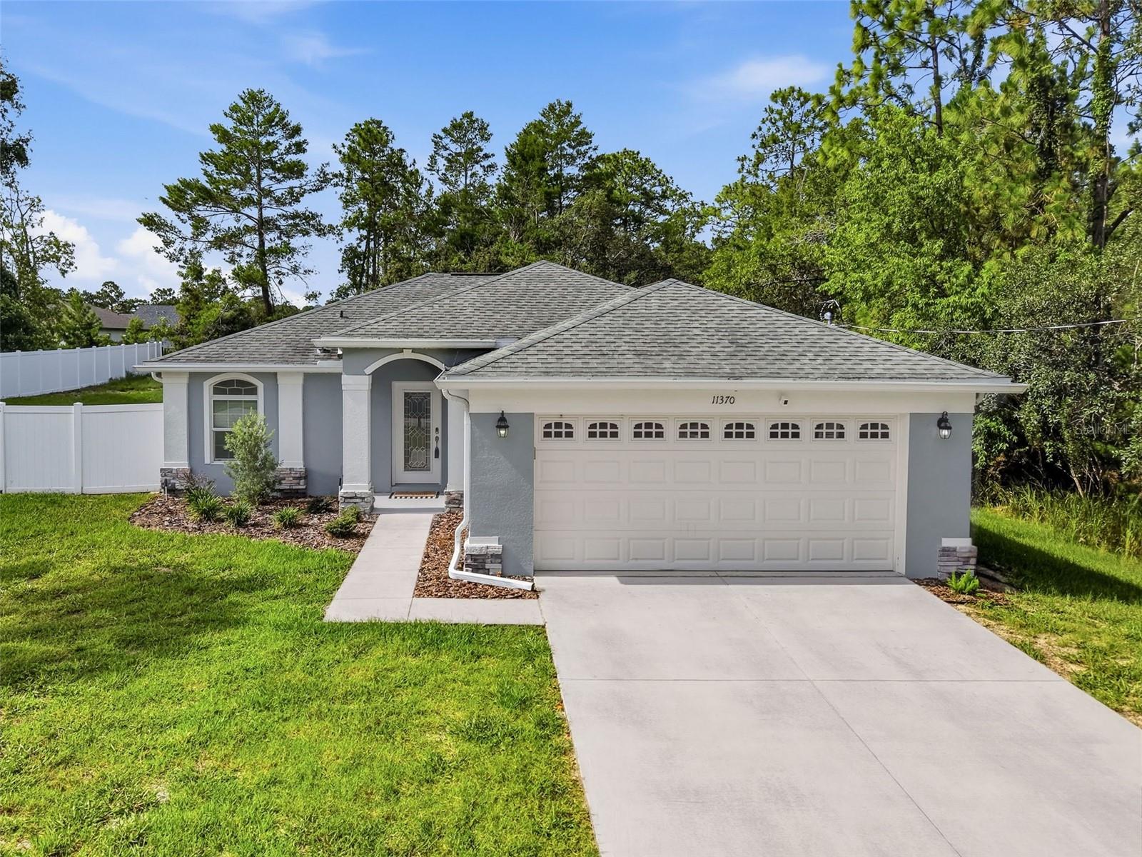 ROYAL HIGHLANDS - Residential
