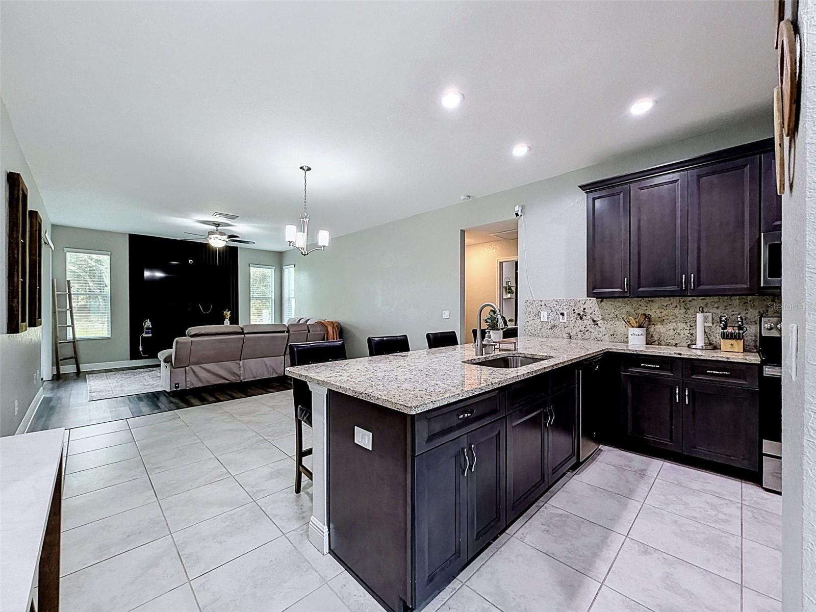 ROYAL HIGHLANDS - Residential