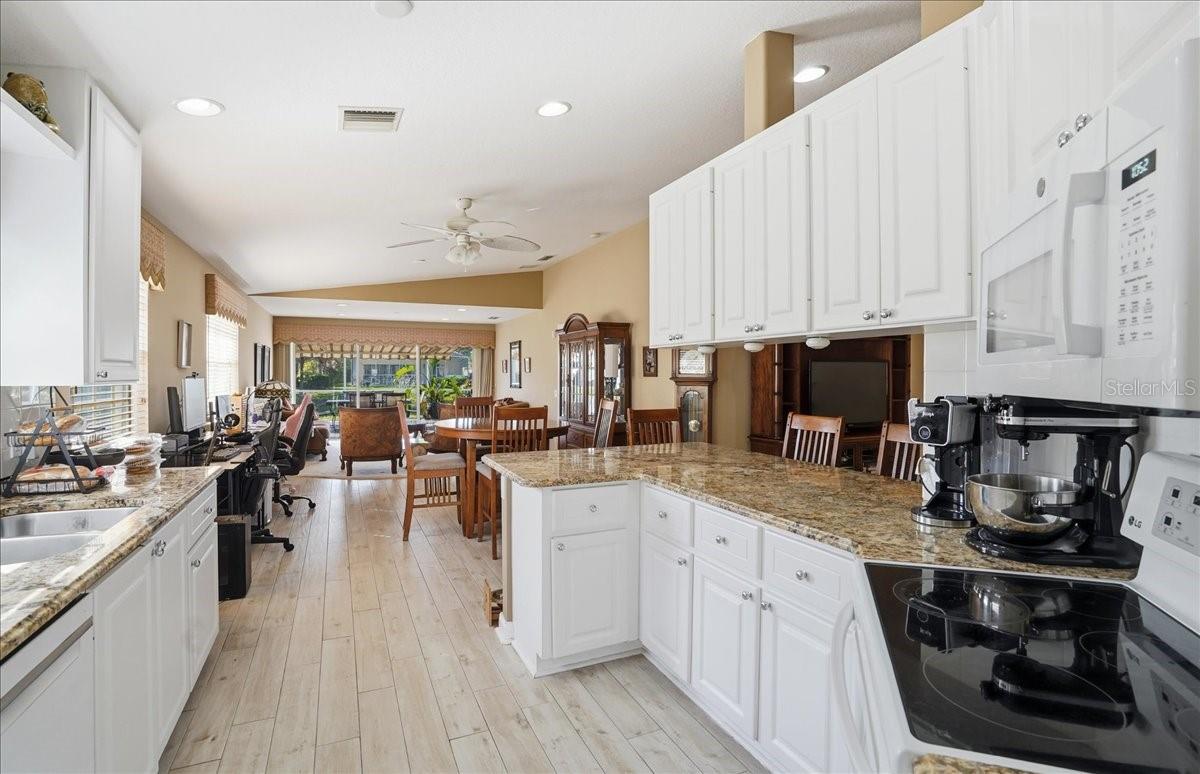 VILLAGEWALK UNIT 2A - Residential