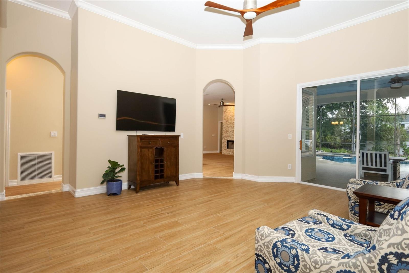 CAPRI COVE - Residential