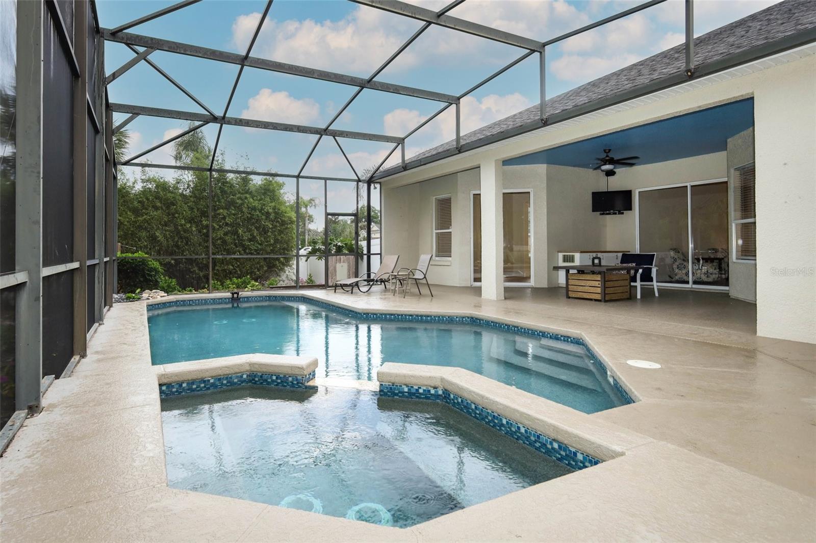 CAPRI COVE - Residential