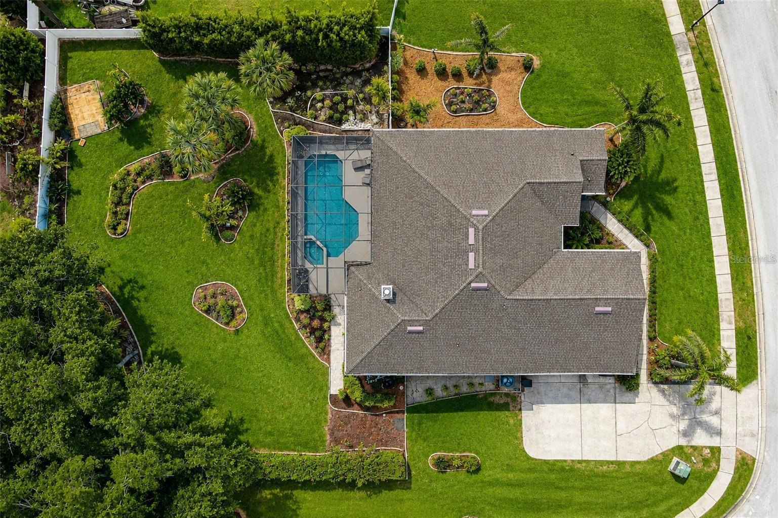 CAPRI COVE - Residential