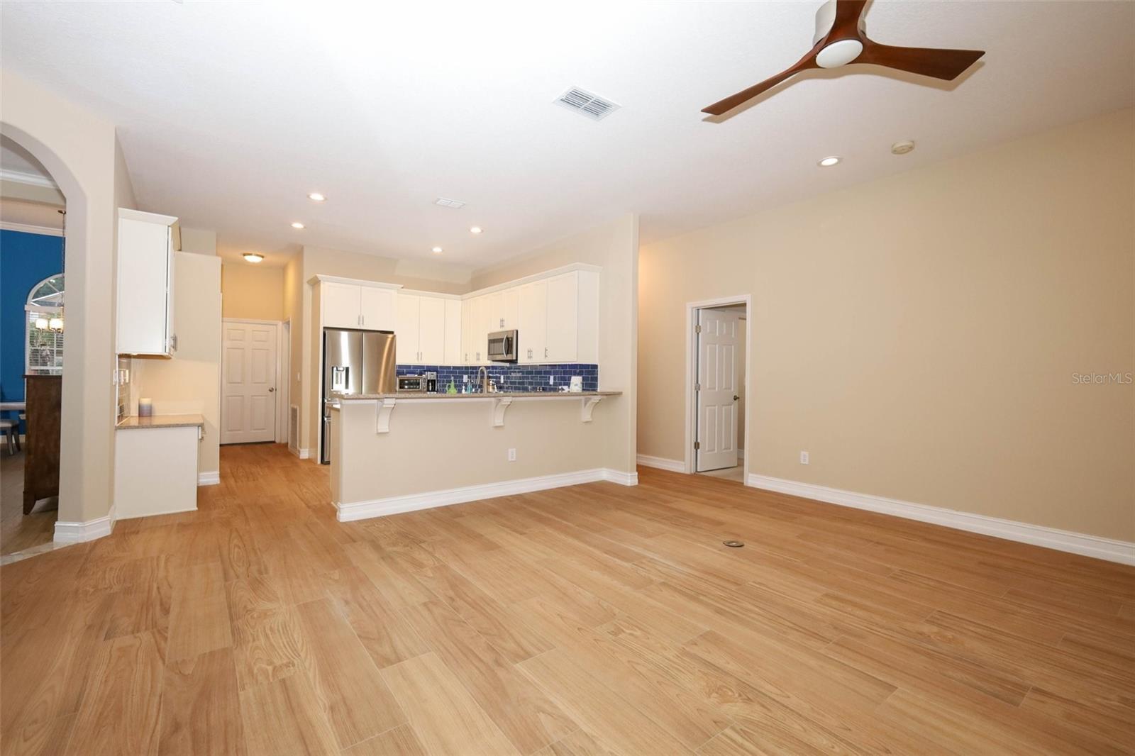 CAPRI COVE - Residential