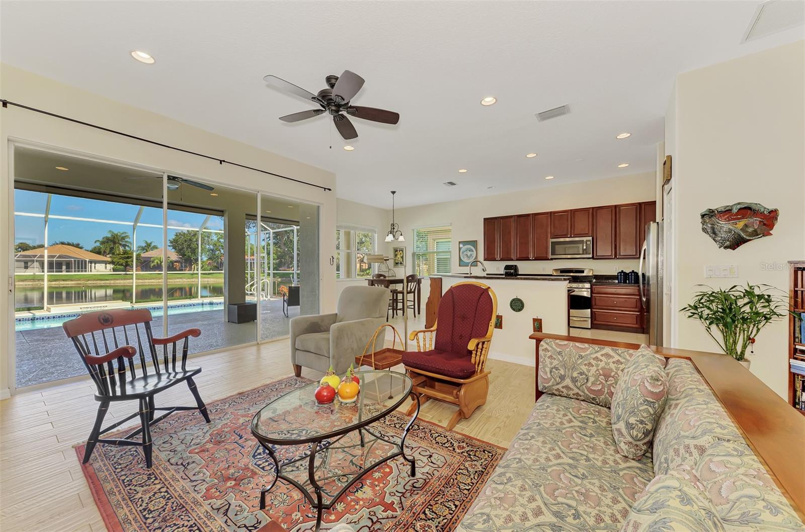 THE HAMPTONS - Residential