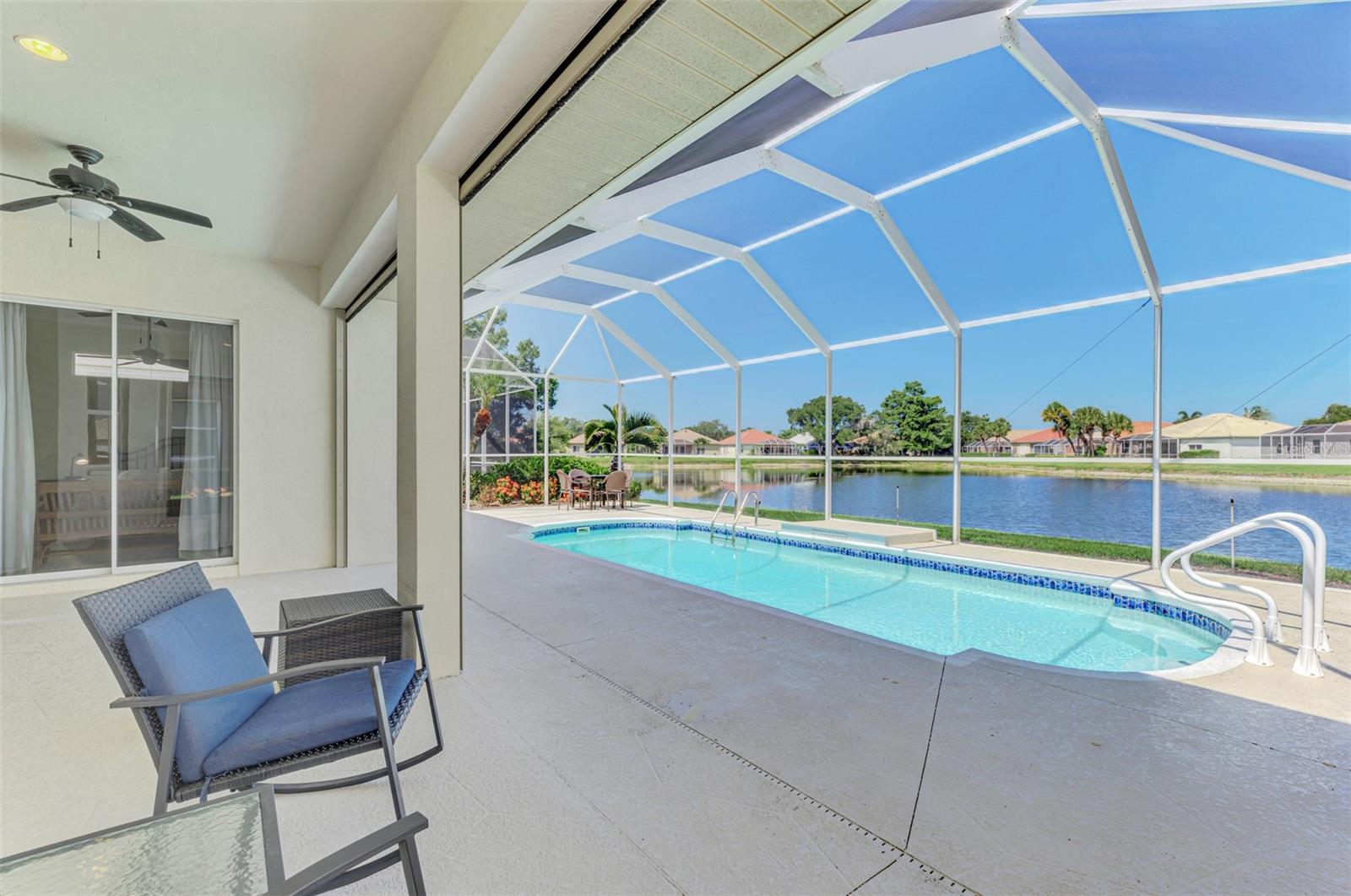 THE HAMPTONS - Residential