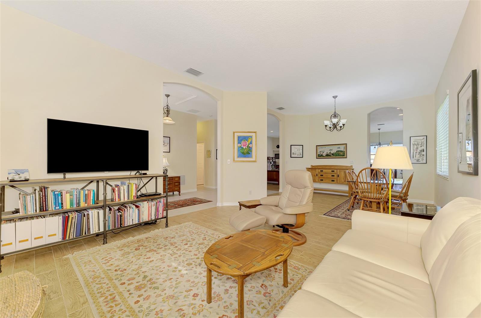 THE HAMPTONS - Residential