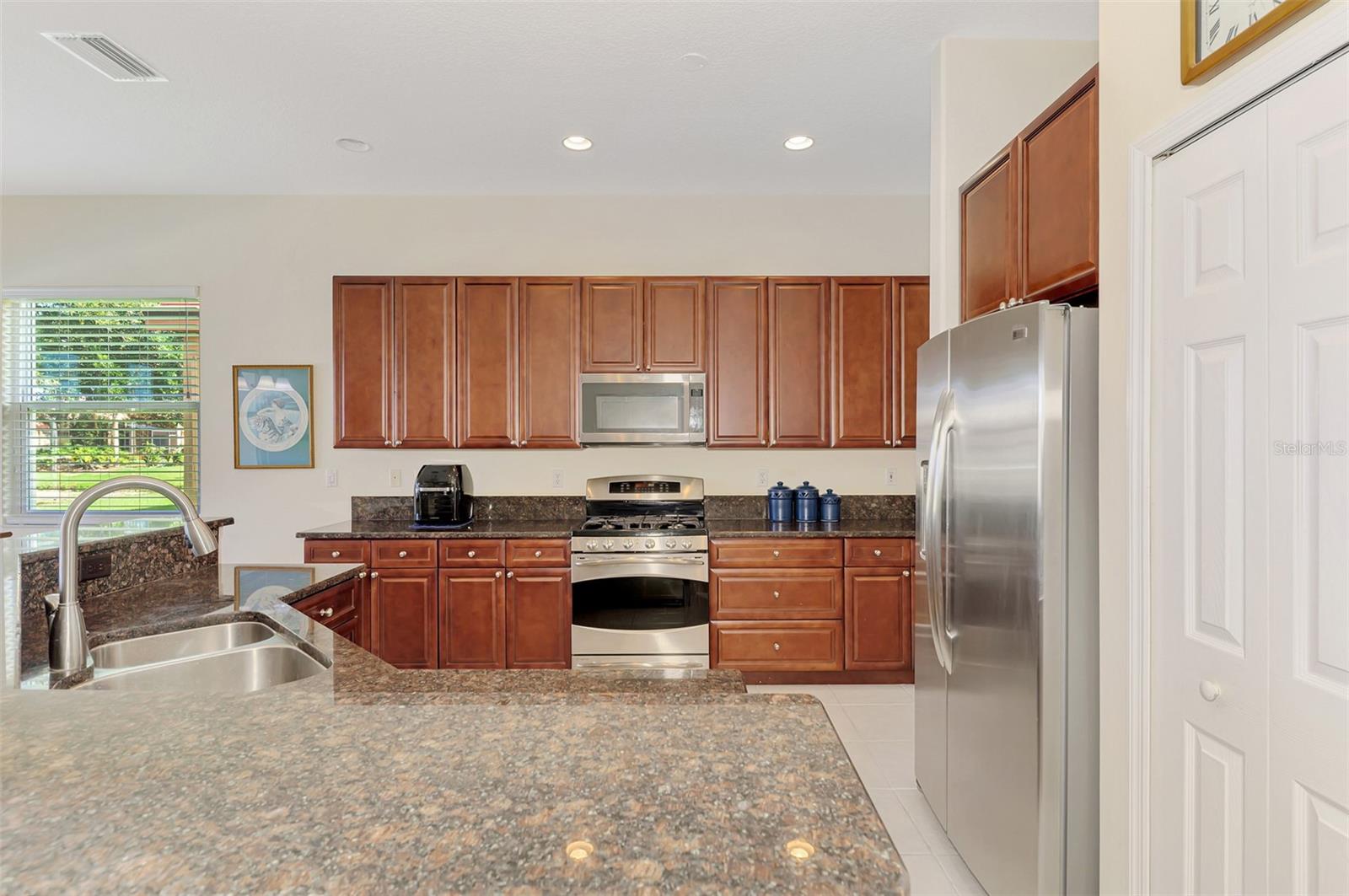 THE HAMPTONS - Residential