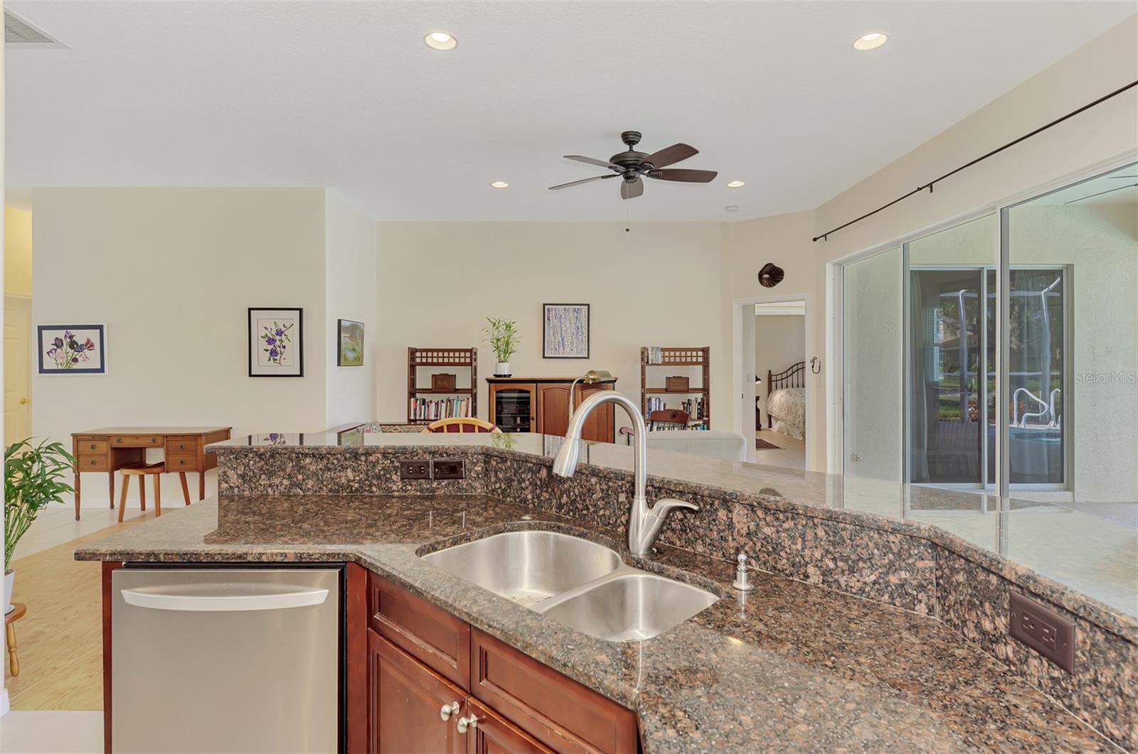 THE HAMPTONS - Residential