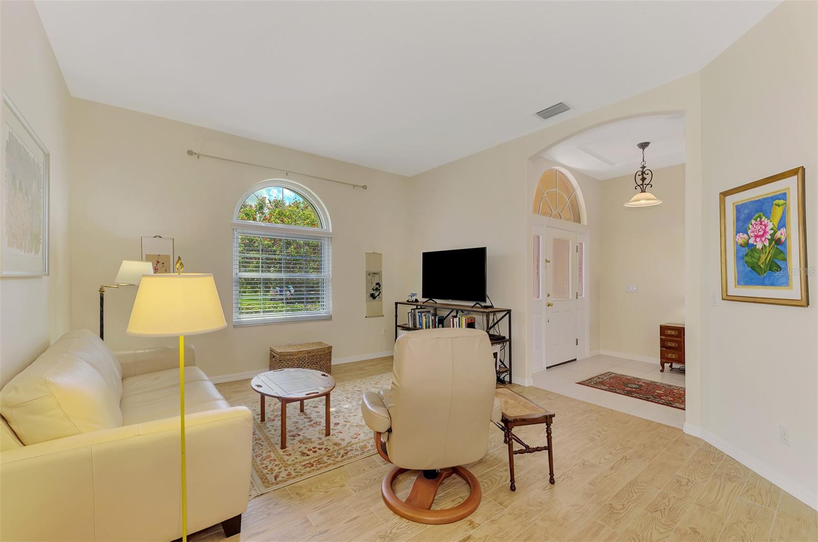 THE HAMPTONS - Residential