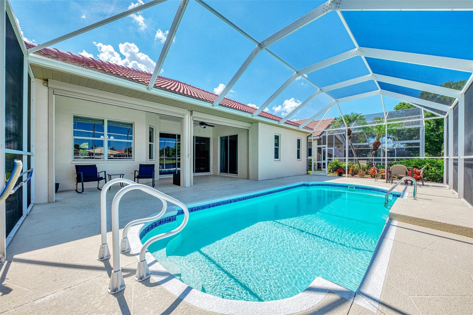 THE HAMPTONS - Residential