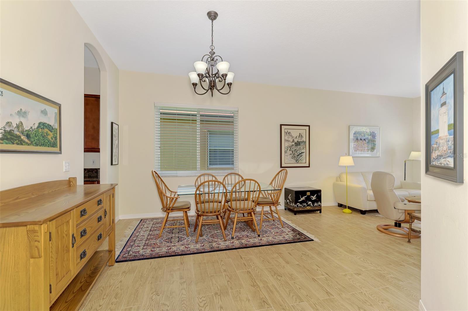 THE HAMPTONS - Residential