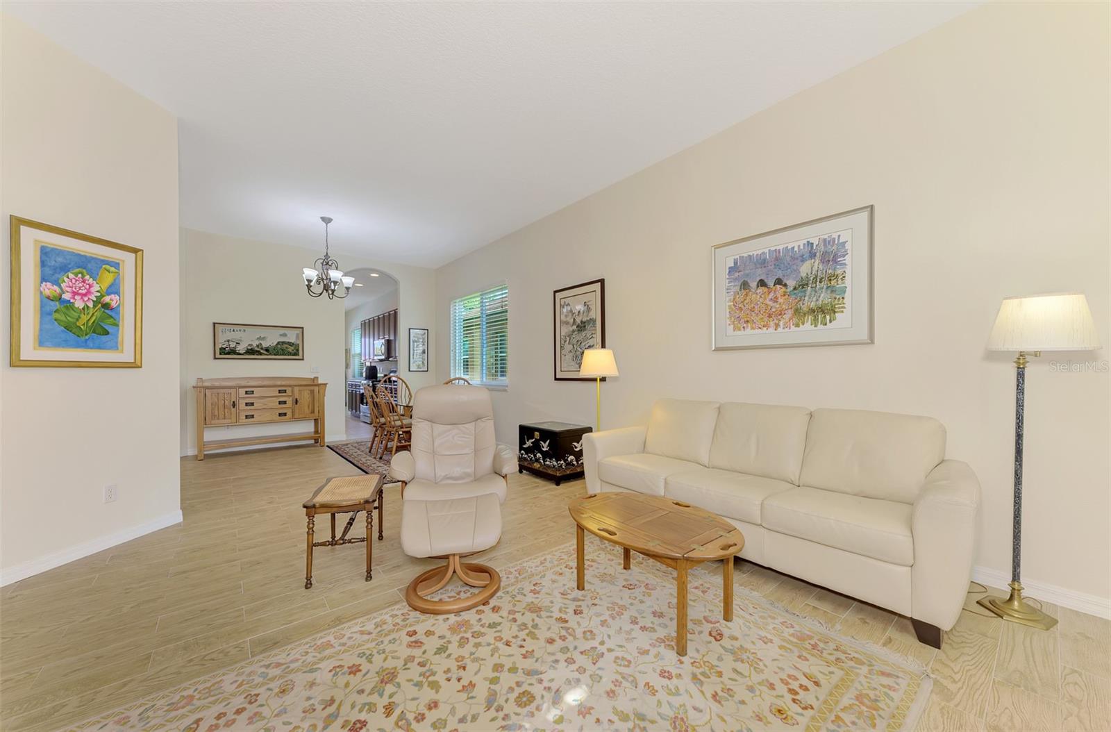 THE HAMPTONS - Residential