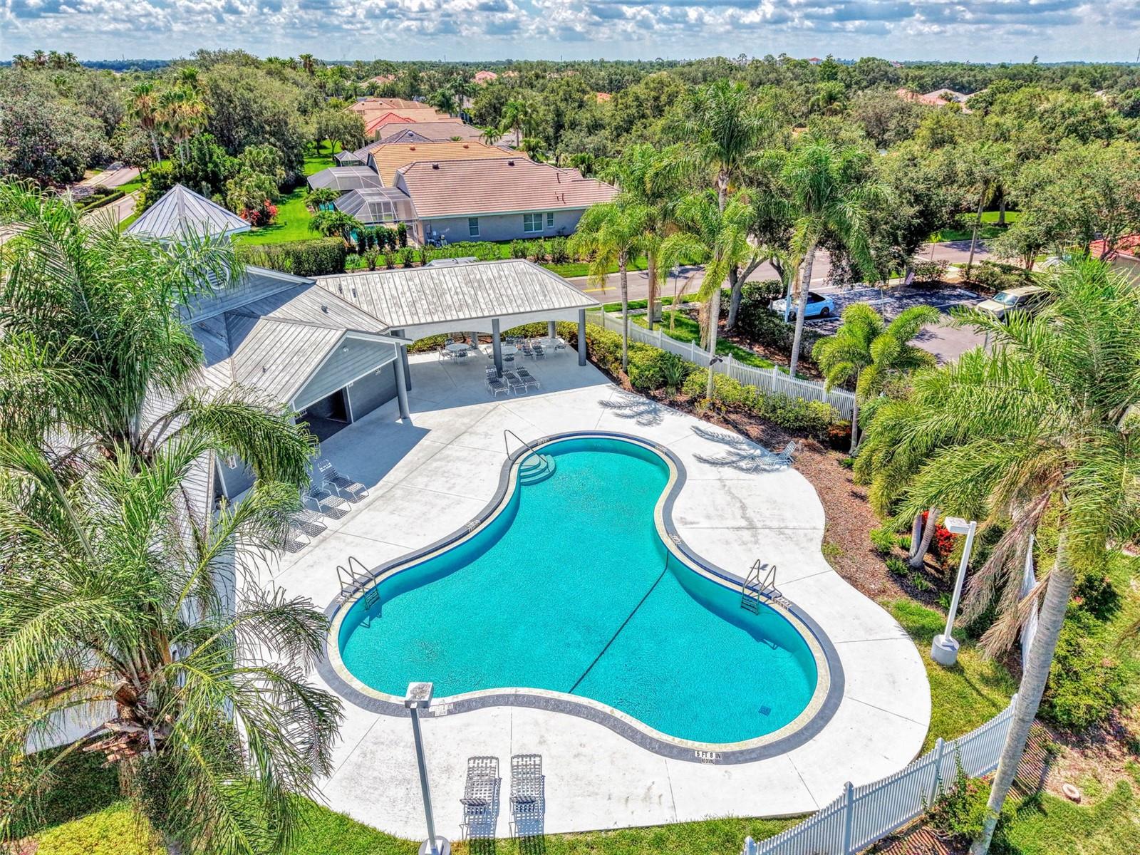 THE HAMPTONS - Residential