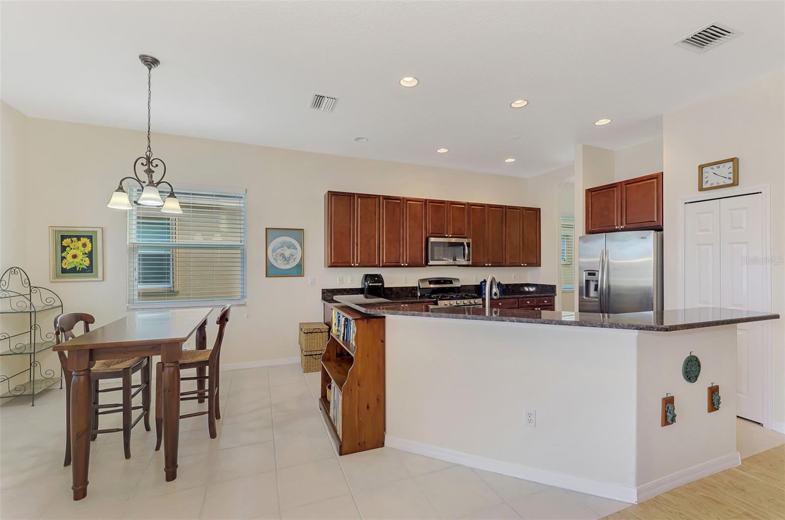 THE HAMPTONS - Residential
