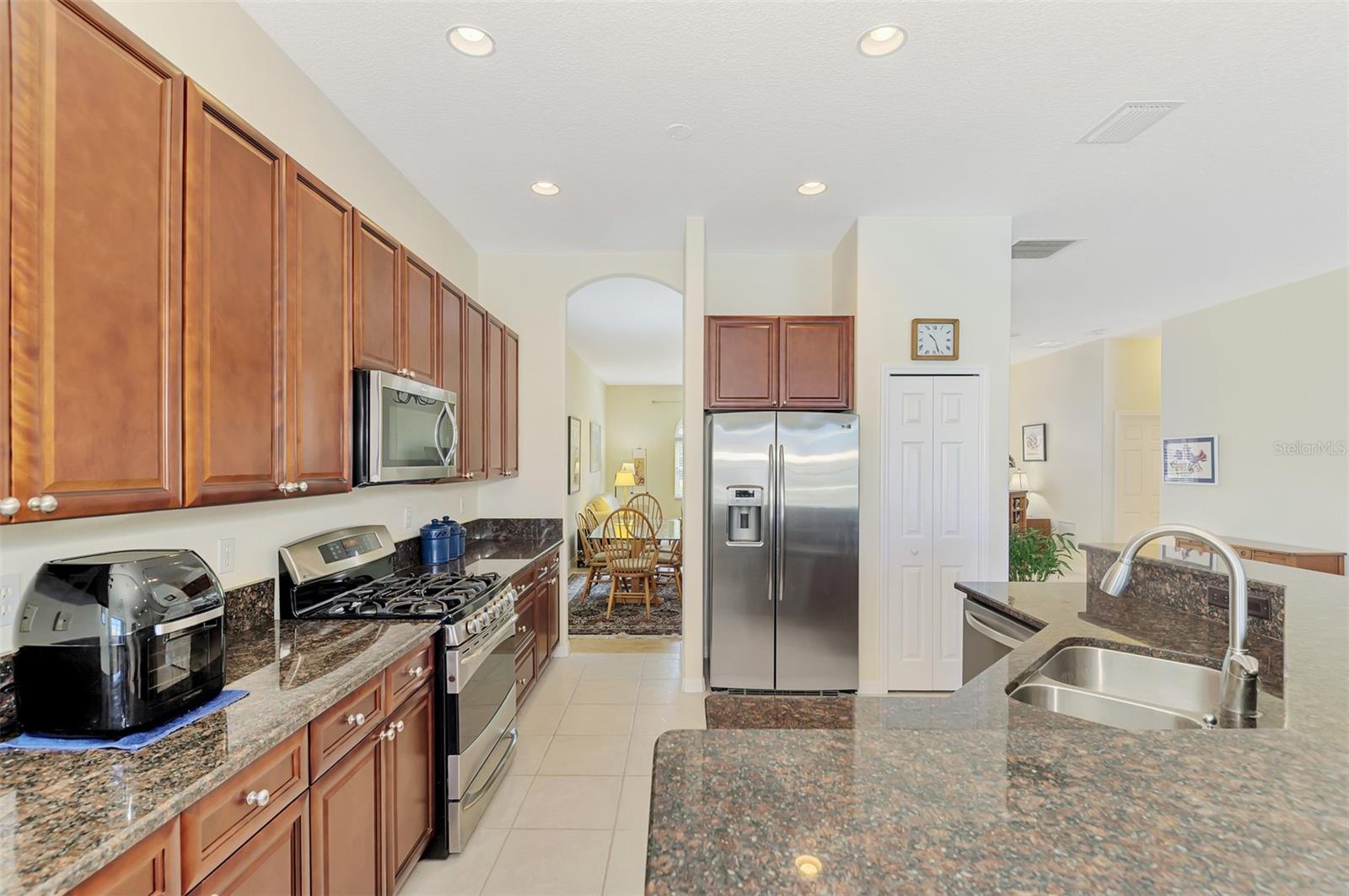 THE HAMPTONS - Residential