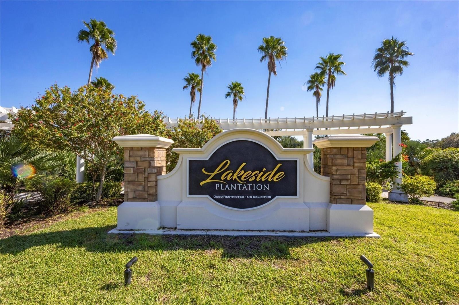 TOWNS AT LAKESIDE - Residential