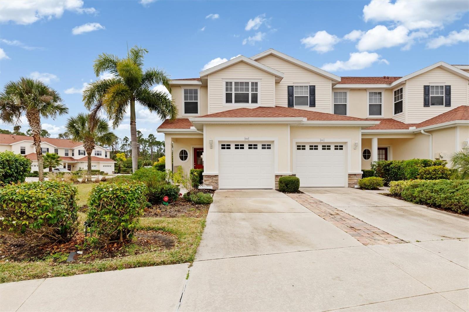 TOWNS AT LAKESIDE - Residential