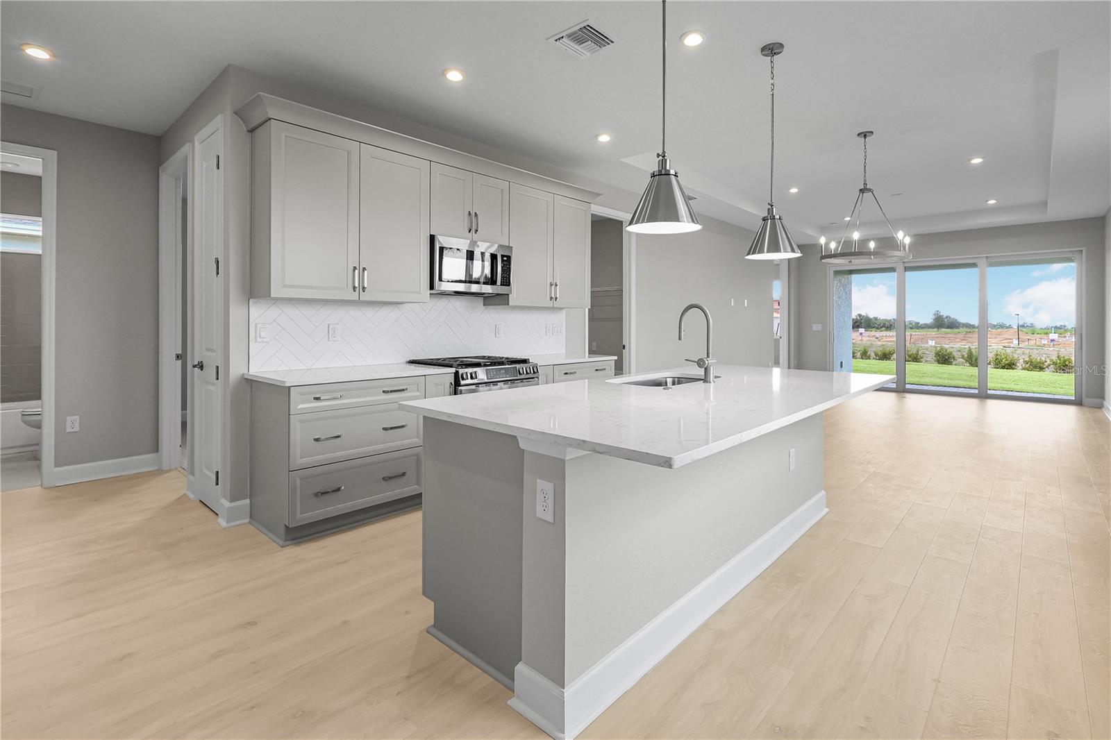 CRESSWIND AT LAKE HARRIS - Residential