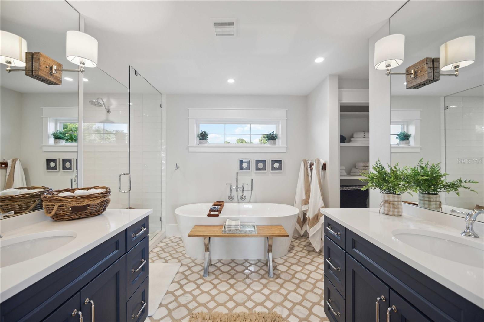 ANNA MARIA BEACH - Residential