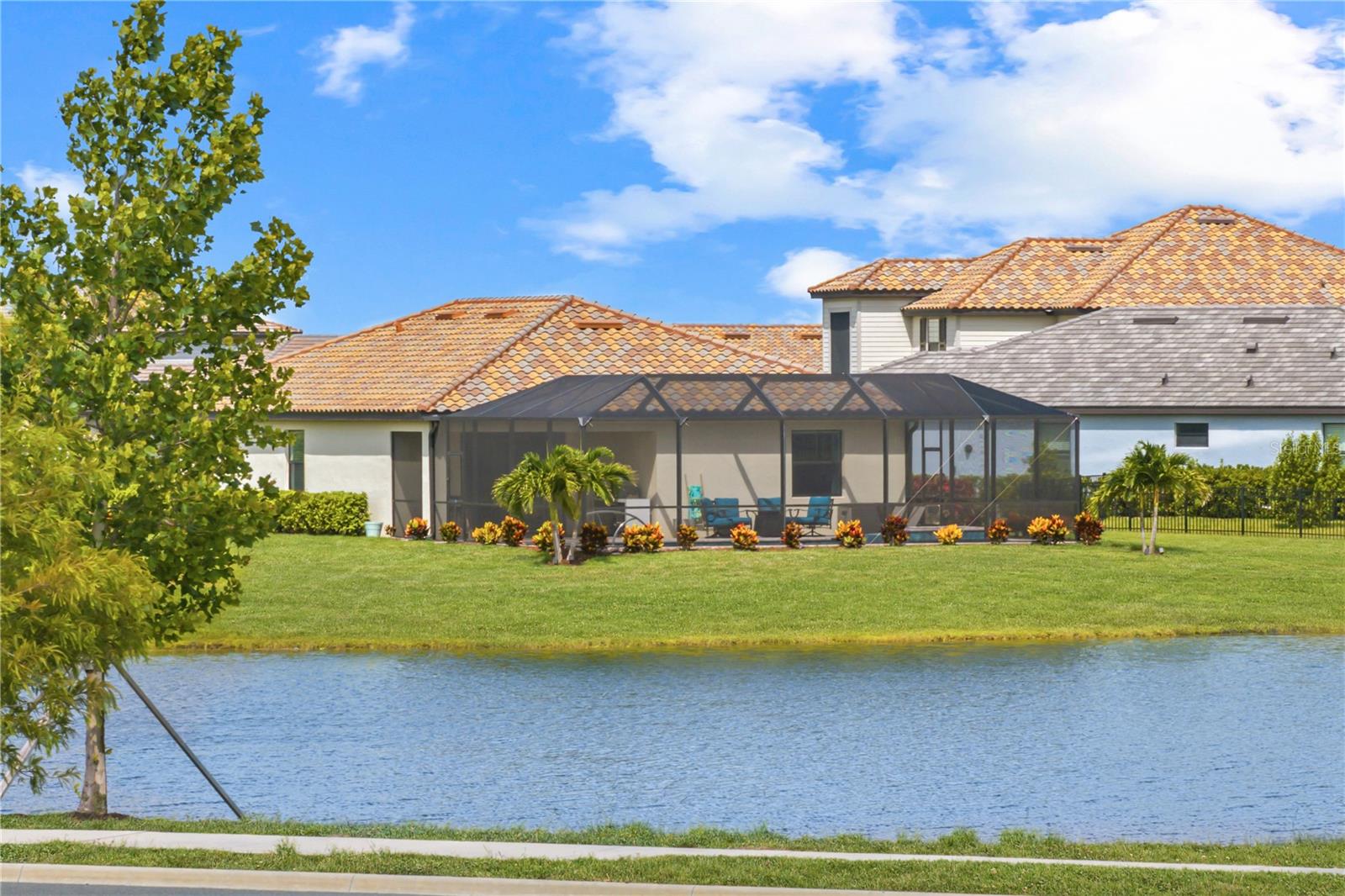 LORRAINE LAKES PH I - Residential