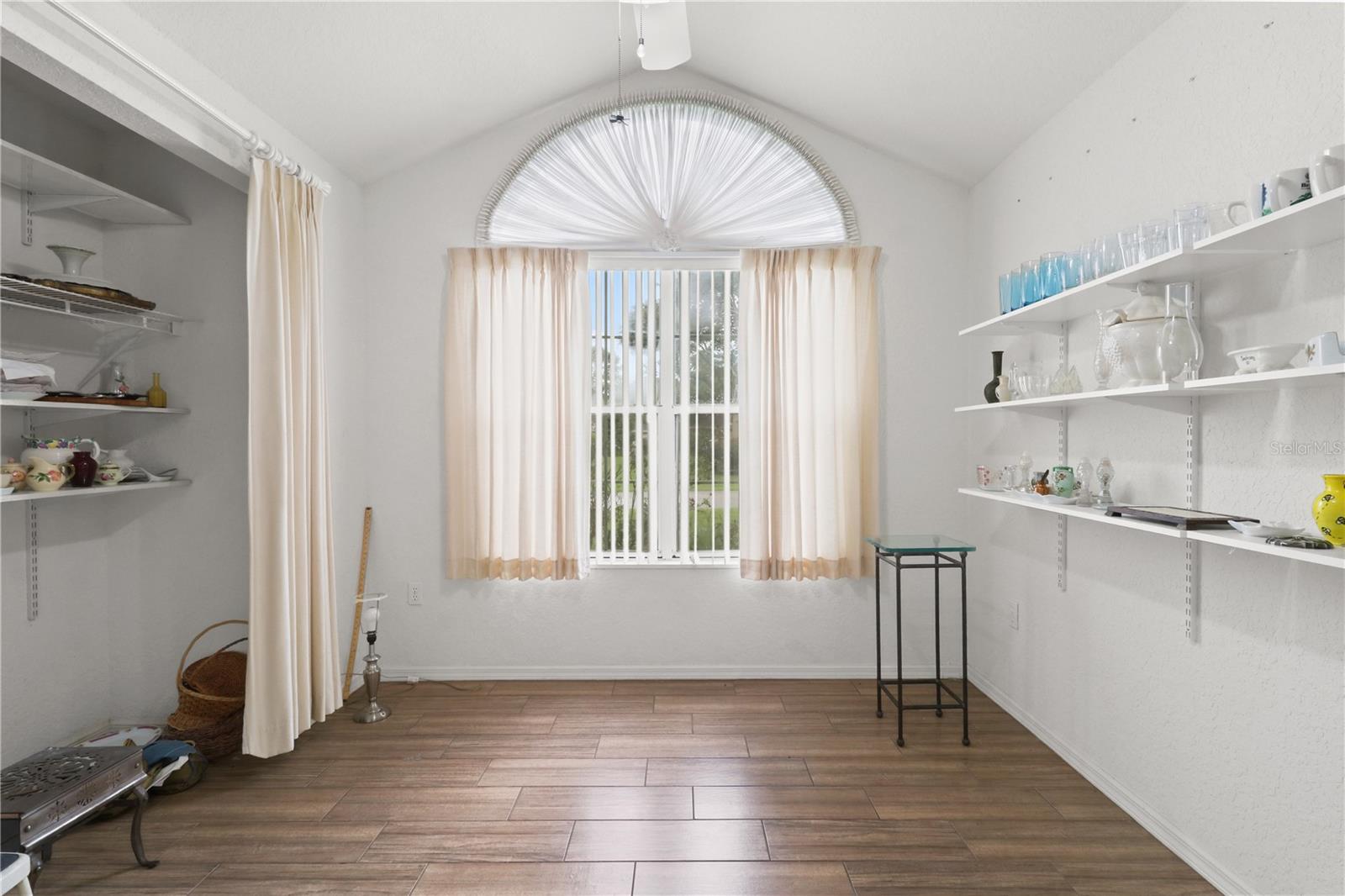 OAK RUN TIMBERGATE - Residential